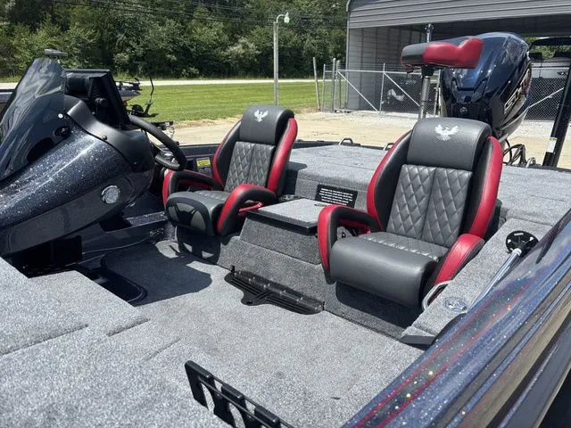 Slide: The Image of Phoenix Bass Boat 721 ZXL 2026 - 11