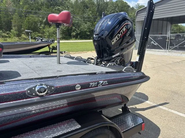 Slide: The Image of Phoenix Bass Boat 721 ZXL 2026 - 12