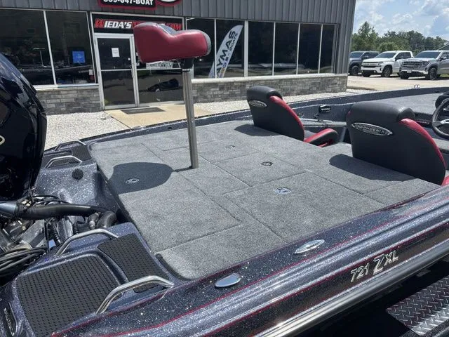 Slide: The Image of Phoenix Bass Boat 721 ZXL 2026 - 4
