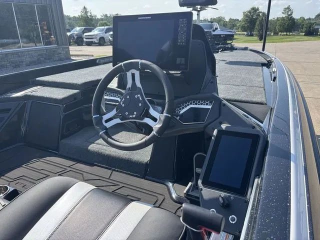 Slide: The Image of Skeeter FXR21 FLEX 2026 - 5