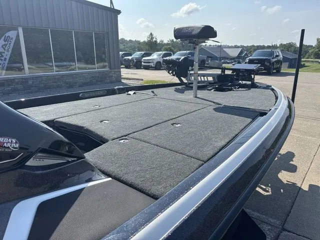 Slide: The Image of Skeeter FXR21 FLEX 2026 - 7