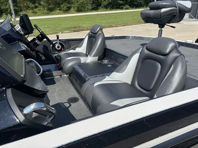 Slide: The Image of Ranger Z520 Comanche 2016 - 13