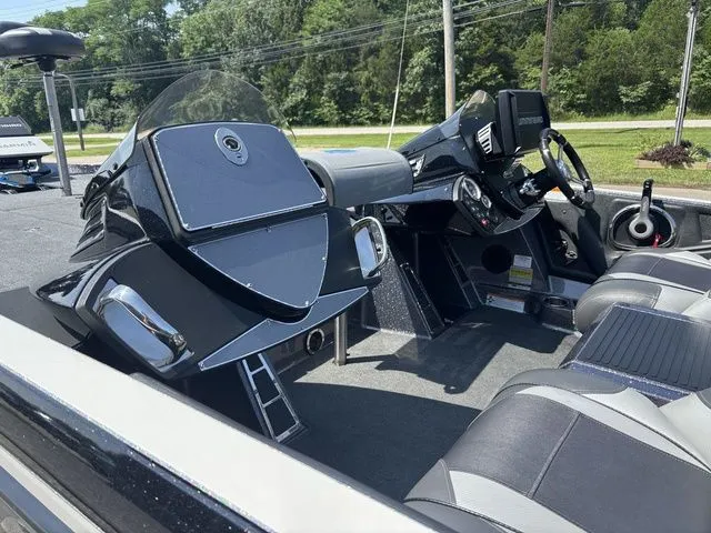 Slide: The Image of Ranger Z520 Comanche 2016 - 14