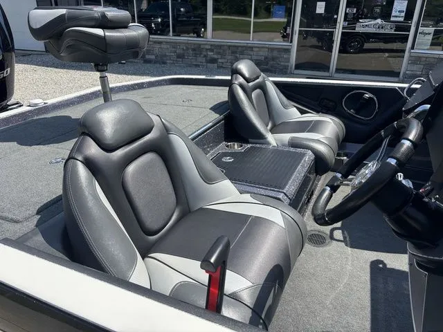 Slide: The Image of Ranger Z520 Comanche 2016 - 6