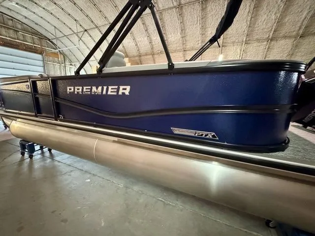 Slide: The Image of Premier 220 Sunscape RF 2025 - 3