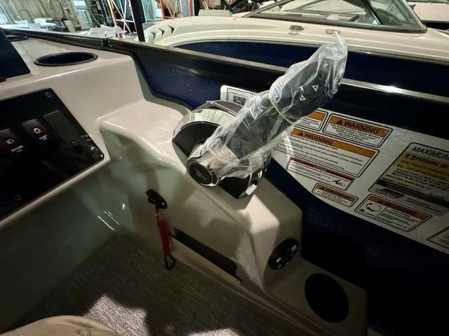 Slide: The Image of Premier 220 Sunscape RF 2025 - 8