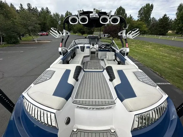 Slide: The Image of Nautique G23 2013 - 12