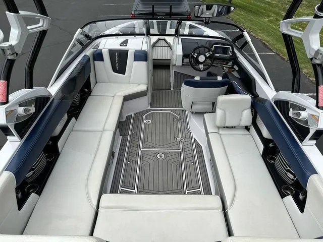 Slide: The Image of Nautique G23 2013 - 13