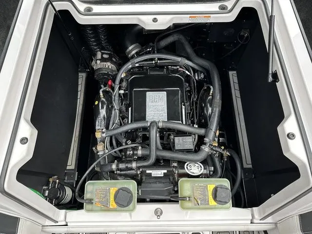 Slide: The Image of Nautique G23 2013 - 17