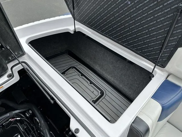 Slide: The Image of Nautique G23 2013 - 19