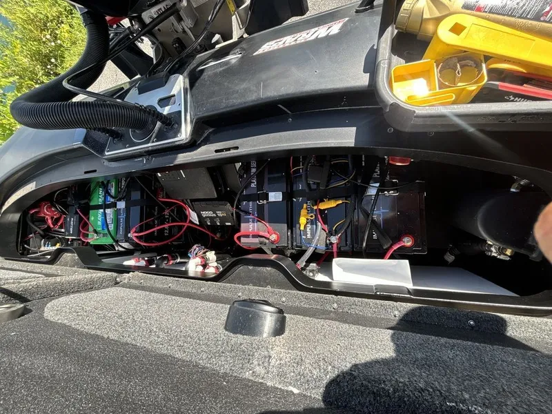 Slide: The Image of Skeeter FXR21 Apex 2025 - 2