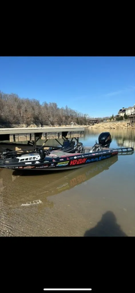 Slide: The Image of Skeeter FXR21 Apex 2025 - 8