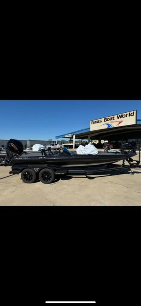 Slide: The Image of Skeeter FXR21 Apex 2025 - 9