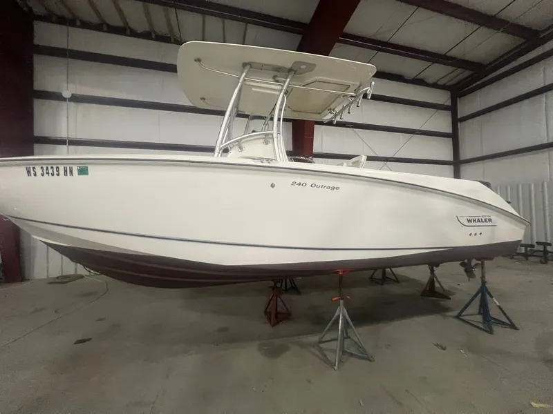 Slide: The Image of 2007 Boston Whaler 240 Outrage 4 - 4