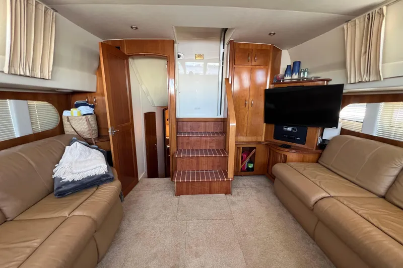 Slide: The Image of 2006 Carver 444 Cockpit Motor Yacht - Salon - 21