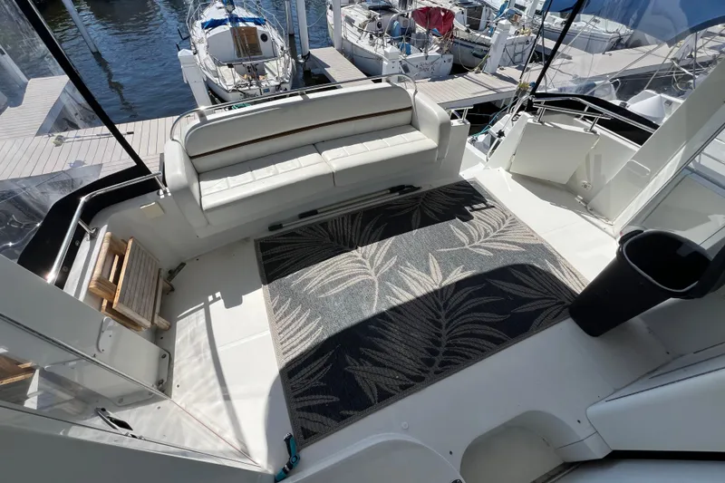 Slide: The Image of 2006 Carver 444 Cockpit Motor Yacht - Cockpit - 9