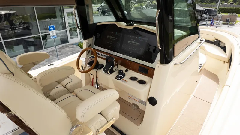 Slide: The Image of Chris-Craft Catalina 31 2026 - 10