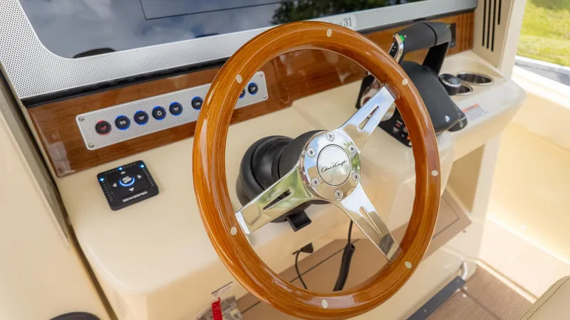 Slide: The Image of Chris-Craft Catalina 31 2026 - 25