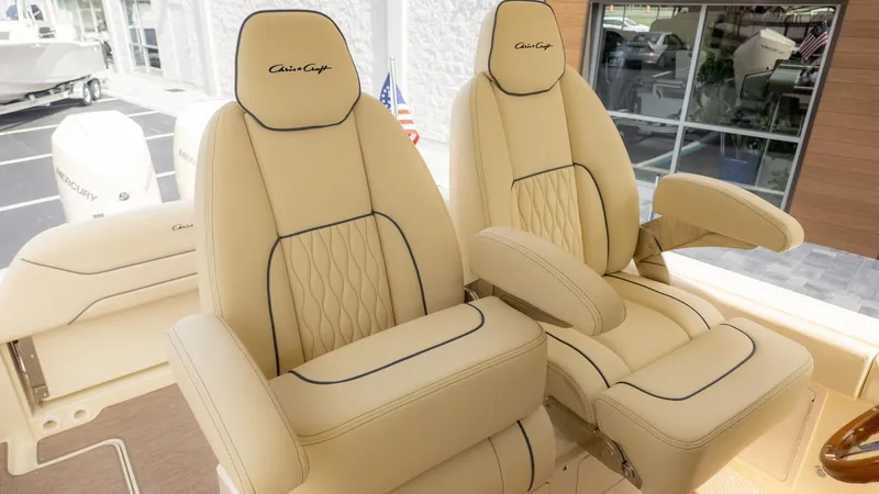 Slide: The Image of Chris-Craft Catalina 31 2026 - 26