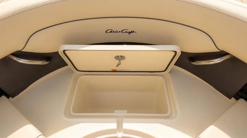 Slide: The Image of Chris-Craft Catalina 31 2026 - 33