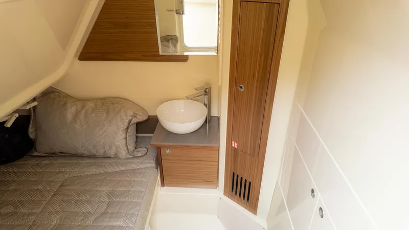 Slide: The Image of Chris-Craft Catalina 31 2026 - 38