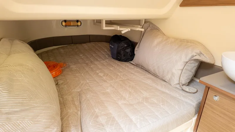 Slide: The Image of Chris-Craft Catalina 31 2026 - 39