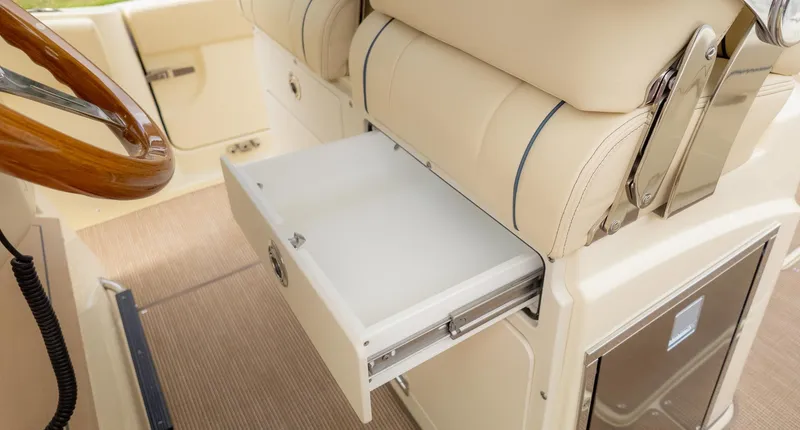 Slide: The Image of Chris-Craft Catalina 31 2026 - 43