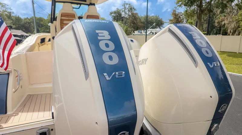 Slide: The Image of Chris-Craft Catalina 31 2026 - 5