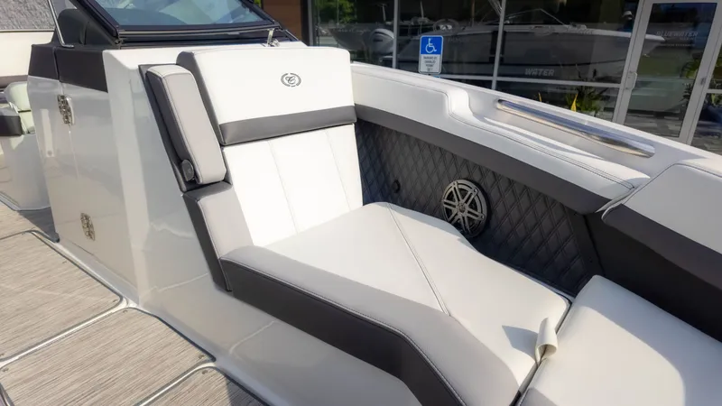 Slide: The Image of Cobalt R6 Outboard 2023 - 25