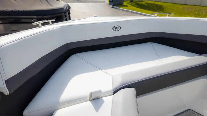 Slide: The Image of Cobalt R6 Outboard 2023 - 26