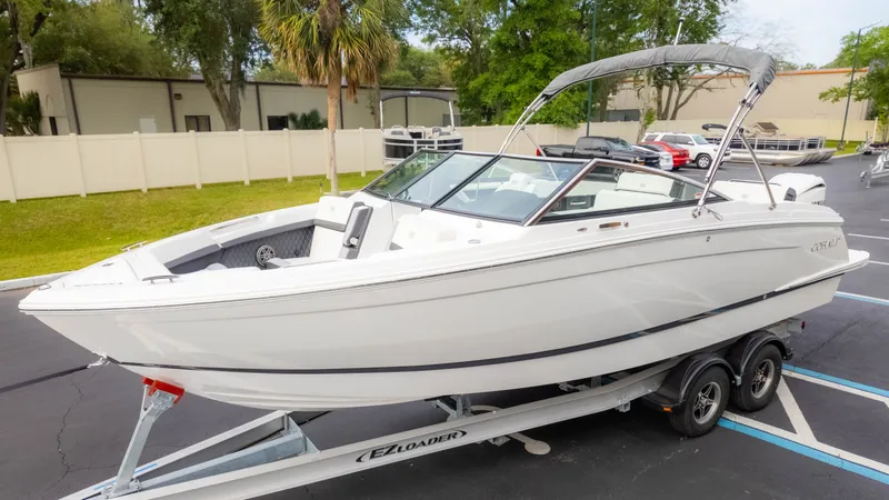 Slide: The Image of Cobalt R6 Outboard 2023 - 3