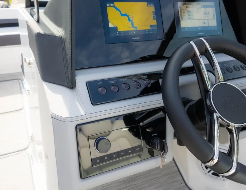 Slide: The Image of Cobalt R6 Outboard 2023 - 33