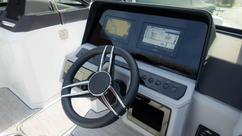 Slide: The Image of Cobalt R6 Outboard 2023 - 34