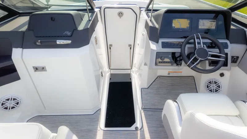 Slide: The Image of Cobalt R6 Outboard 2023 - 35