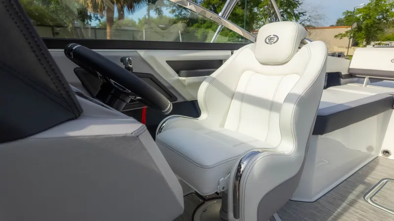 Slide: The Image of Cobalt R6 Outboard 2023 - 37