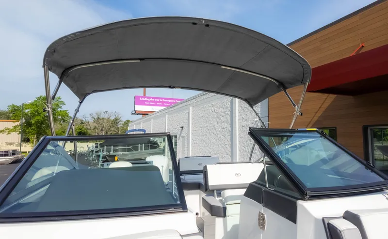 Slide: The Image of Cobalt R6 Outboard 2023 - 38