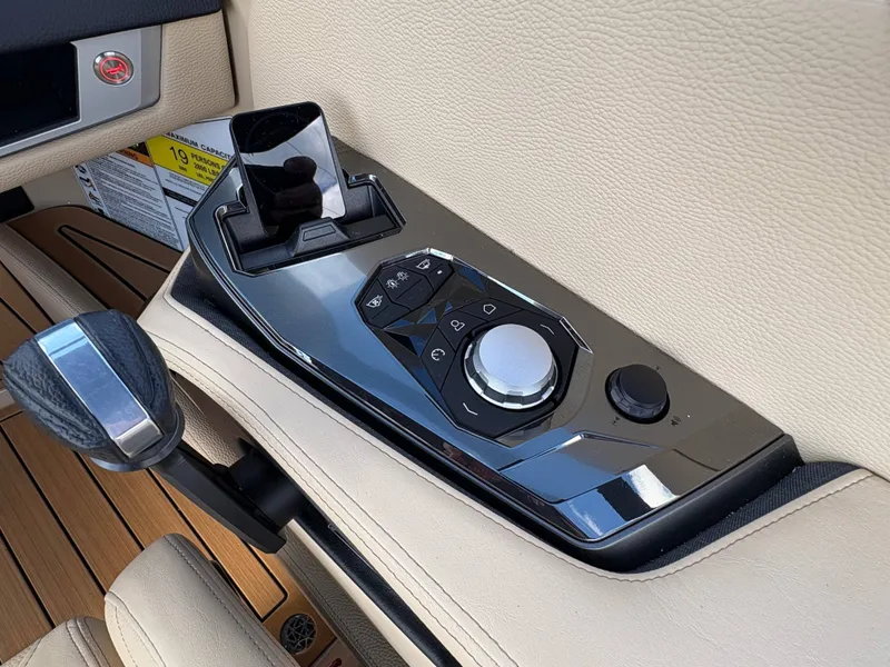 Slide: The Image of Nautique G25 2026 - 25