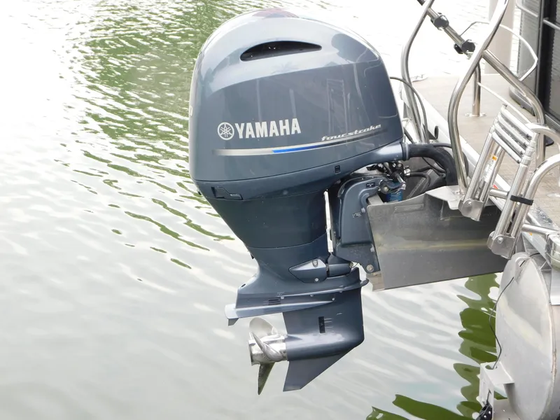 Slide: The Image of Yamaha outboard motor on 2019 Godfrey SWEETWATER 2186 SB pontoon boat. - 42