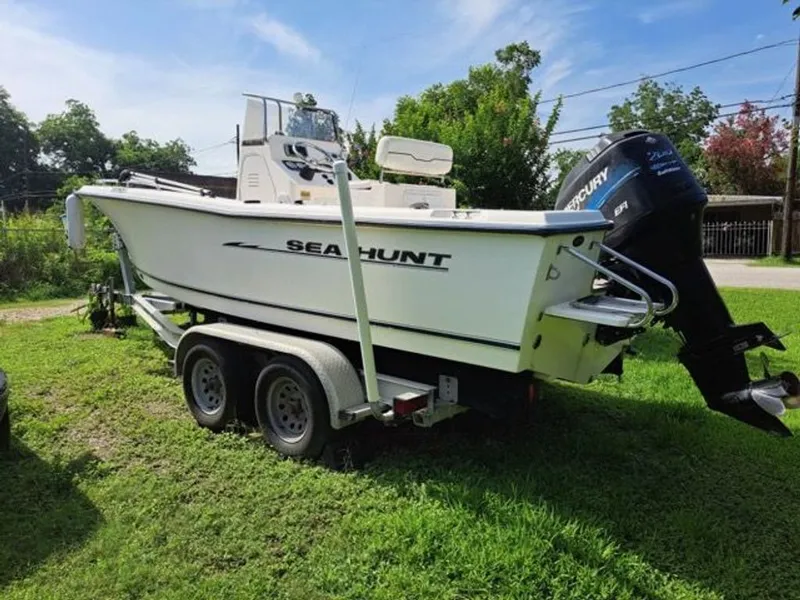 Slide: The Image of Sea Hunt Triton 212 2004 - 2