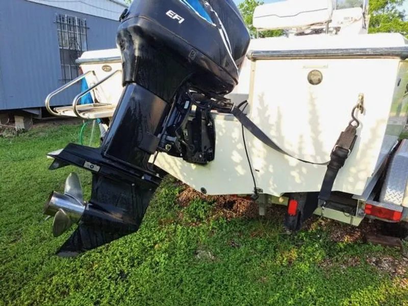 Slide: The Image of Sea Hunt Triton 212 2004 - 5