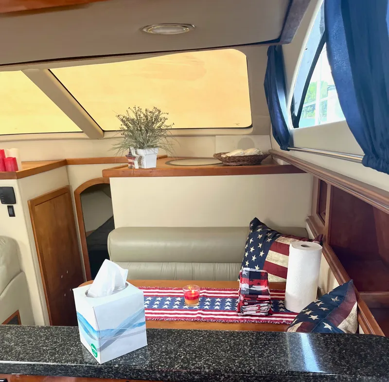 Slide: The Image of Cruisers 405 Express Motoryacht 2005 - 14