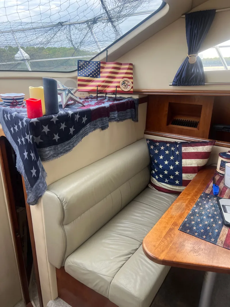 Slide: The Image of Cruisers 405 Express Motoryacht 2005 - 15