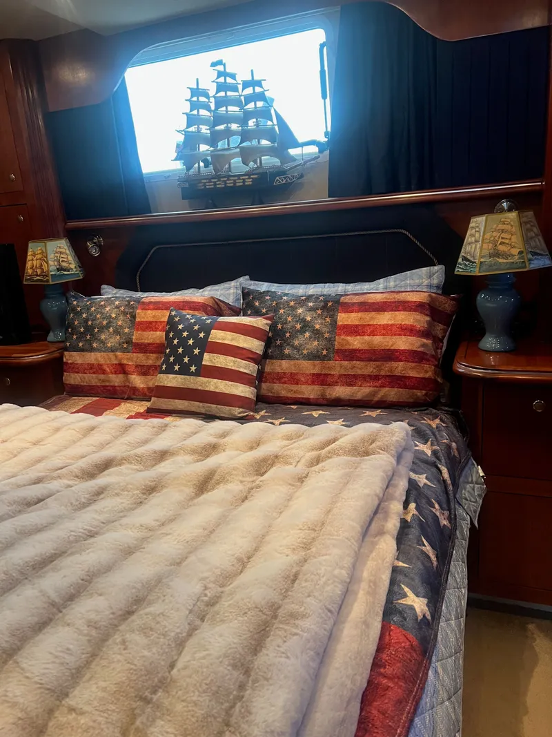 Slide: The Image of Cruisers 405 Express Motoryacht 2005 - 21