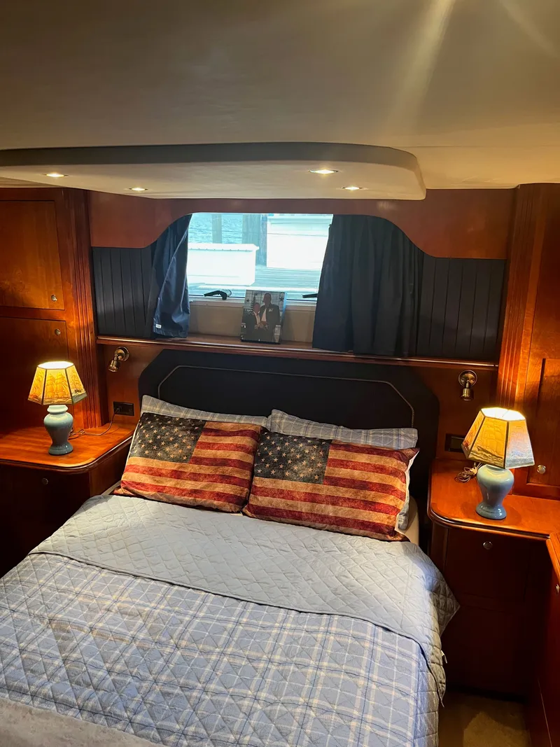 Slide: The Image of Cruisers 405 Express Motoryacht 2005 - 24