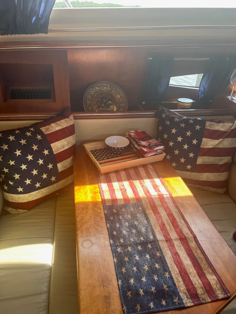 Slide: The Image of Cruisers 405 Express Motoryacht 2005 - 26