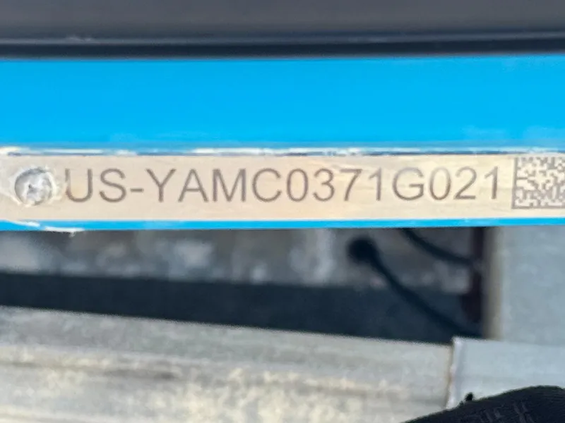 Slide: The Image of Hull identification number on a 2021 Yamaha Boats SX210. - 30