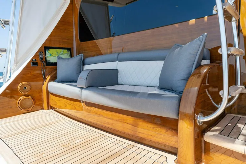 Slide: The Image of Viking 80 Convertible 2023 - 64