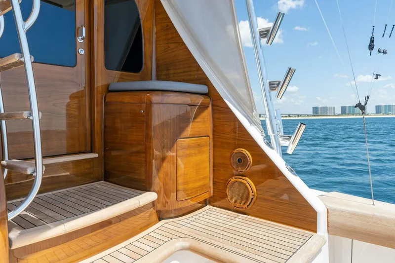Slide: The Image of Viking 80 Convertible 2023 - 65