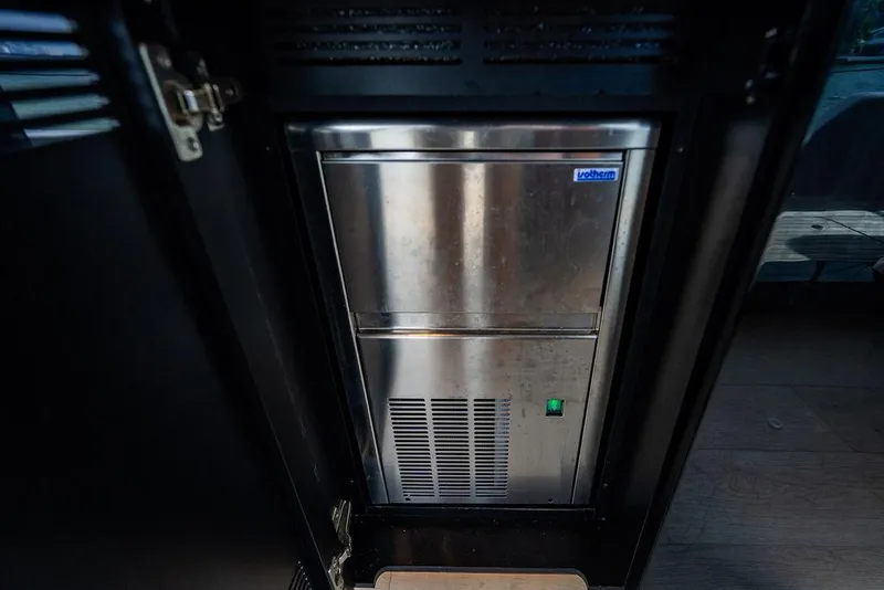 Slide: The Image of Sunreef 70 2018 - 109