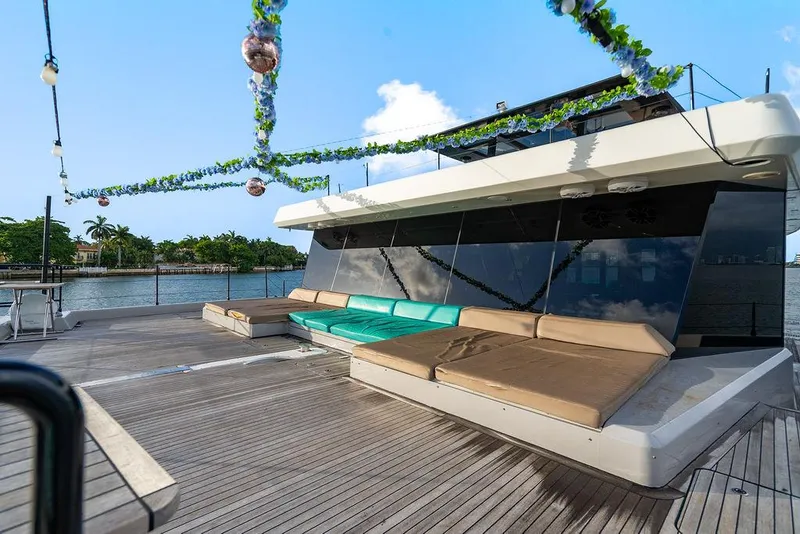 Slide: The Image of Sunreef 70 2018 - 52